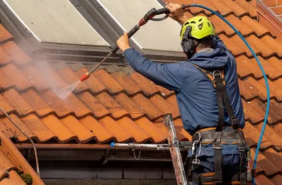 Démoussage et hydrofuge de toiture à Valcebollère